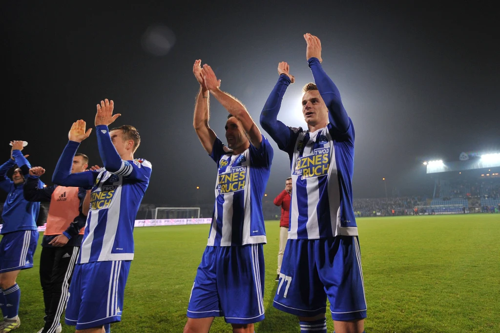 Piłkarze Ruchu Chorzów po wygranej z Miedzią Legnica Piłkarze Ruchu Chorzów po wygranej z Miedzią Legnica