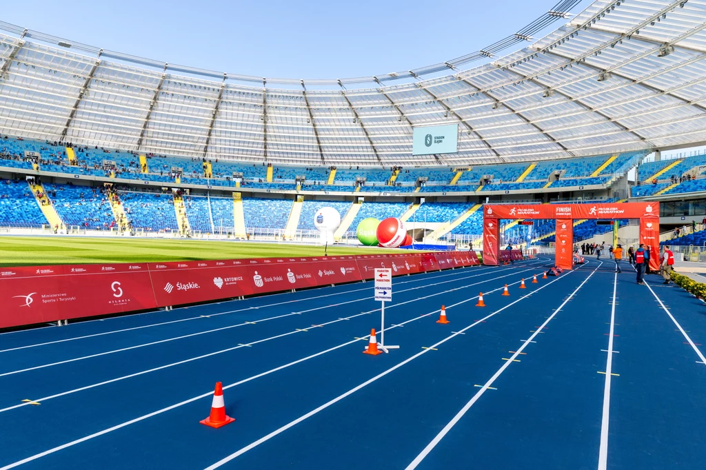 Pierwszą imprezą zorganizowaną na nowym Stadionie Śląskim, był finisz 9. PKO Silesia Marathonu, w którym wystartowało około 2 tysięcy biegaczy. Pierwszą imprezą zorganizowaną na nowym Stadionie Śląskim, był finisz 9. PKO Silesia Marathonu, w którym wystartowało około 2 tysięcy biegaczy.