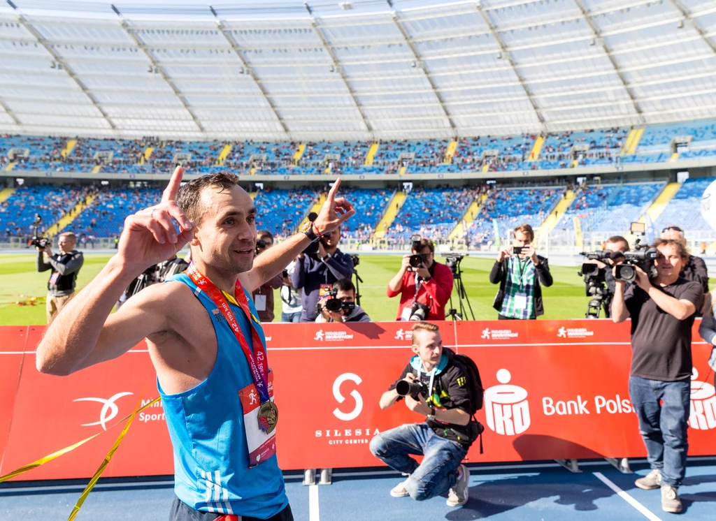 Pierwszą imprezą zorganizowaną na nowym Stadionie Śląskim, był finisz 9. PKO Silesia Marathonu, w którym wystartowało około 2 tysięcy biegaczy. Pierwszą imprezą zorganizowaną na nowym Stadionie Śląskim, był finisz 9. PKO Silesia Marathonu, w którym wystartowało około 2 tysięcy biegaczy.