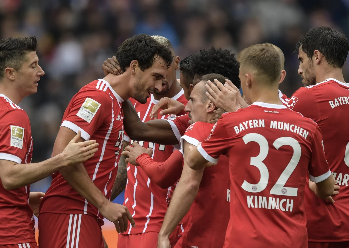 Mats Hummels cieszy się z gola strzelonego w Berlinie Mats Hummels cieszy się z gola strzelonego w Berlinie