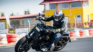 ​Harley Davidson na torze wyścigowym