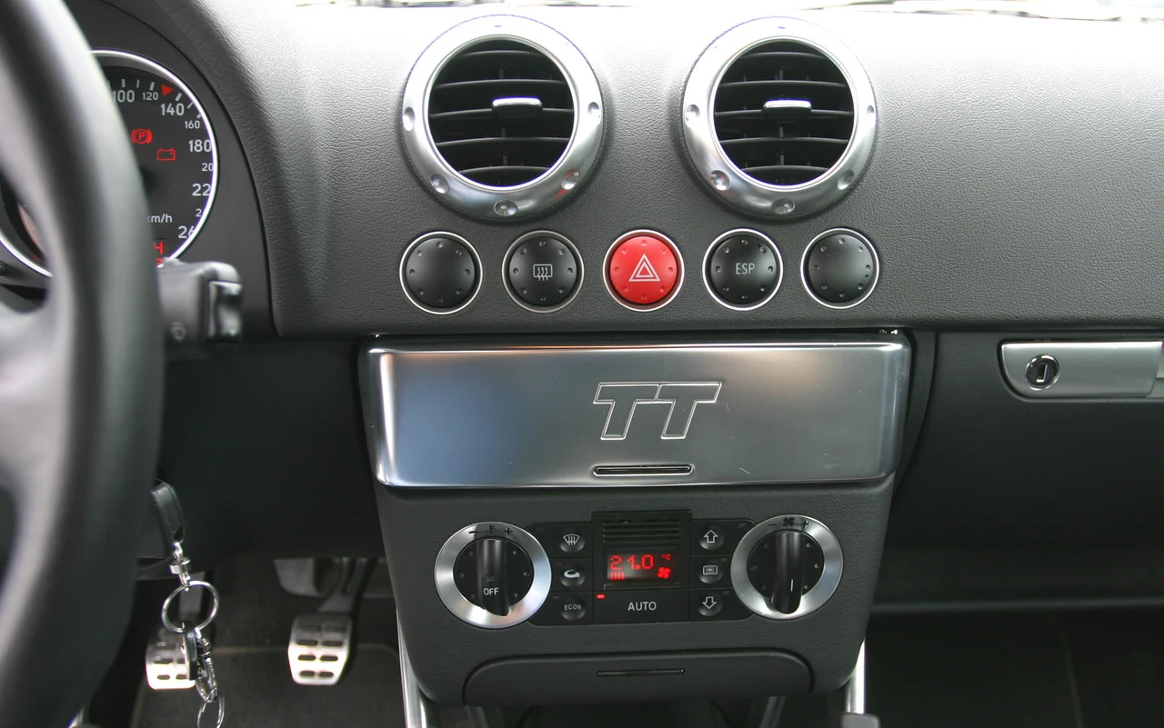 Audi TT 8N (1998-2006) Audi TT 8N (1998-2006)