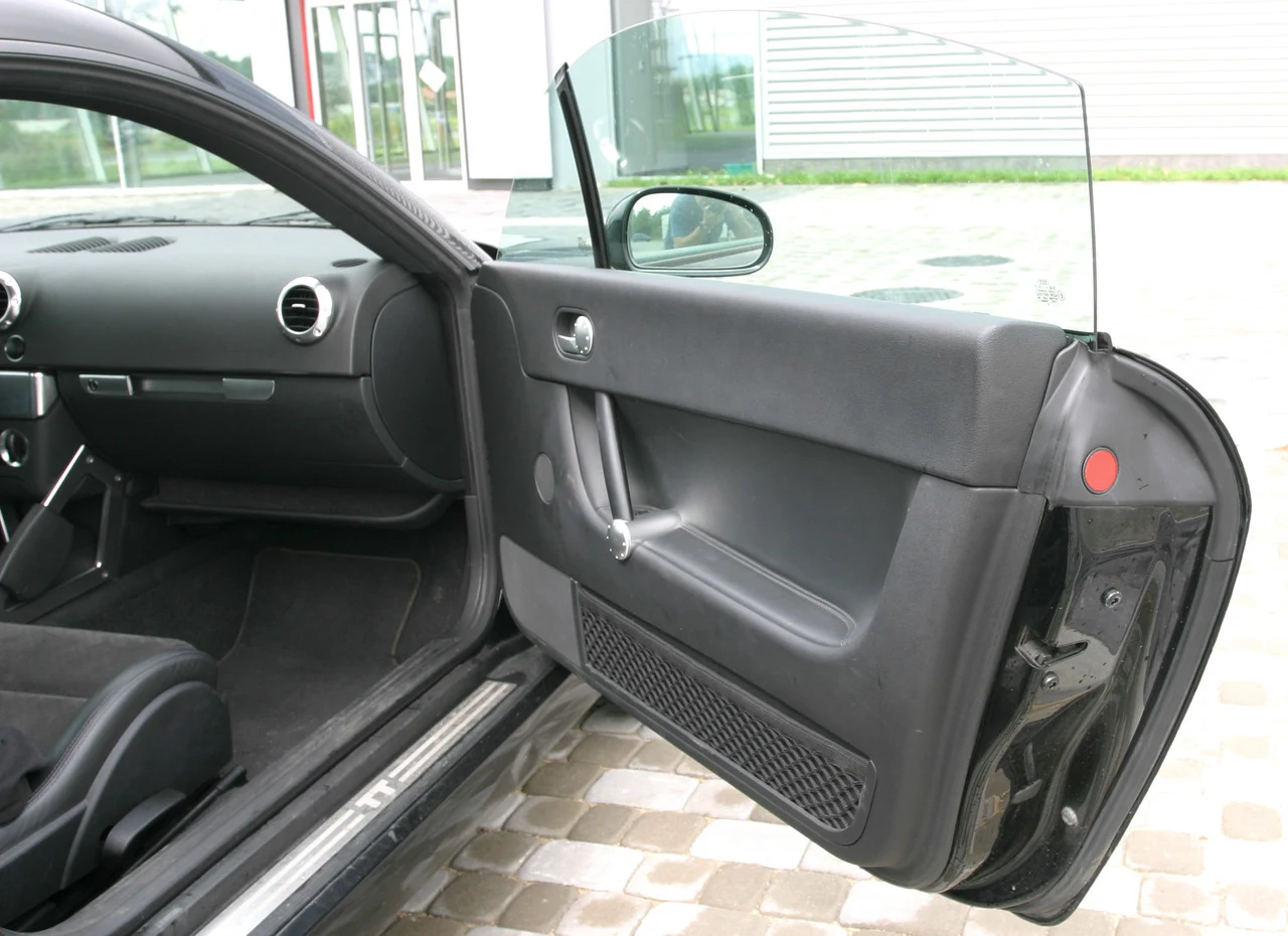 Audi TT 8N (1998-2006) Audi TT 8N (1998-2006)