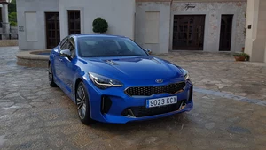 Kia Stinger. Ceny zaczynają się od 149 900 zł. Warto kupić? 