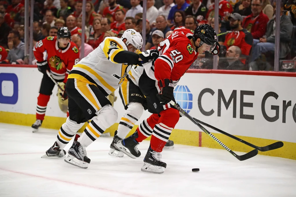 Brandon Saad (z prawej) Brandon Saad (z prawej)