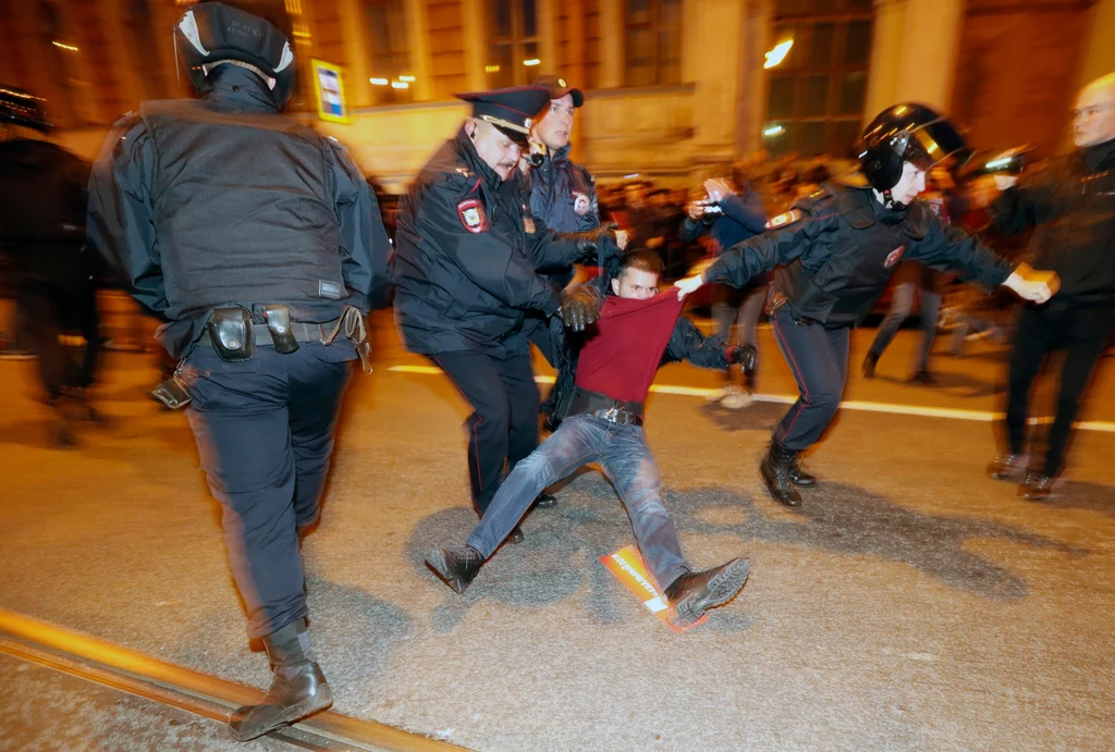 Rosyjska policja rozprawia się z opozycjonistą Rosyjska policja rozprawia się z opozycjonistą