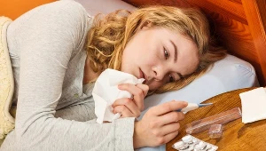 Grypa to nie tylko gorączka, dreszcze, katar i kaszel. Pamiętaj też o tych objawach
