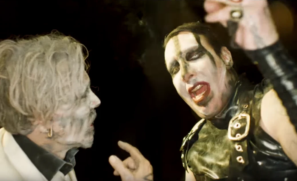 Johnny Depp i Marilyn Manson w teledysku "Say10" Johnny Depp i Marilyn Manson w teledysku "Say10"