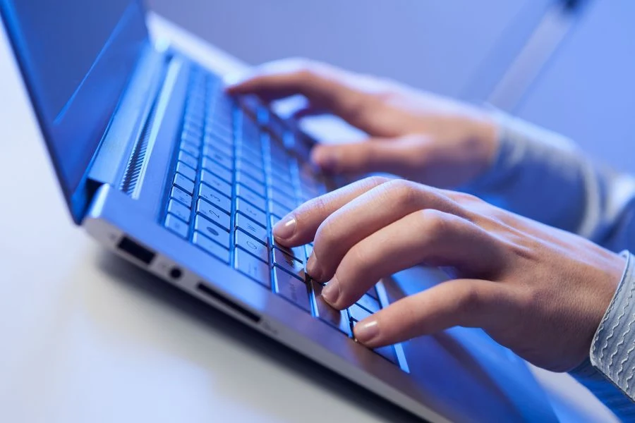 Hakerzy nieznanego rządu atakowali czytelników brytyjskiego serwisu newsowego Hakerzy nieznanego rządu atakowali czytelników brytyjskiego serwisu newsowego