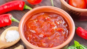 Zamknij smak pomidorów i papryki w słoiku. Zimną zadziała jak wehikuł czasu