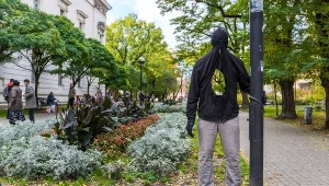 Na zdjęciu najnowsza instalacja Marka Jenkinsa w Łodzi