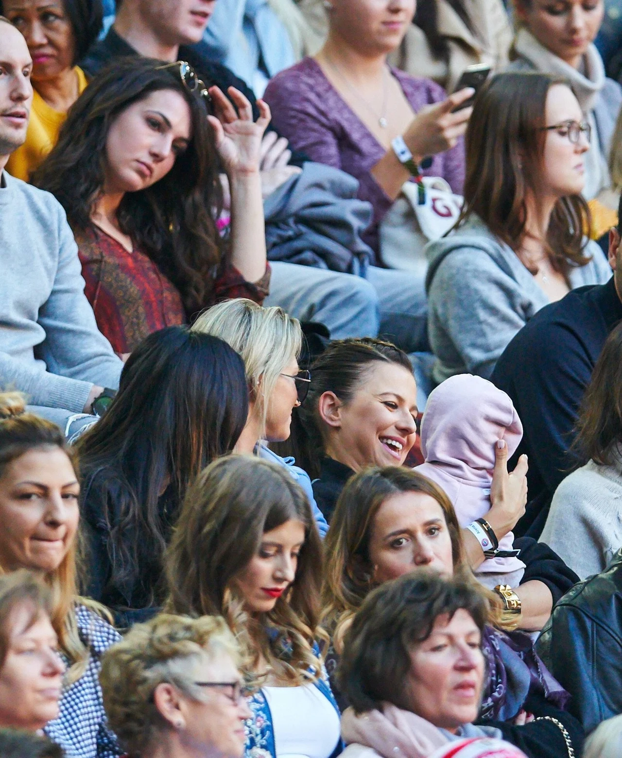Anna Lewandowska i Klara na meczu Bayernu