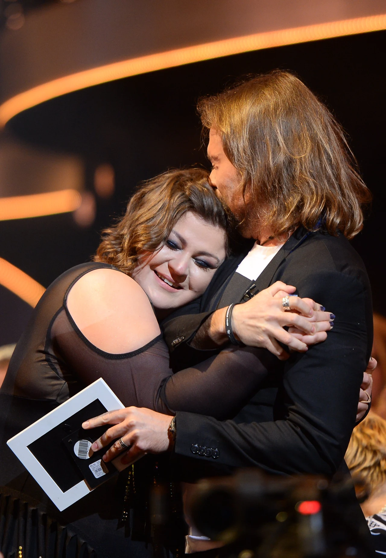 Para szykuje się do ślubu Para szykuje się do ślubu