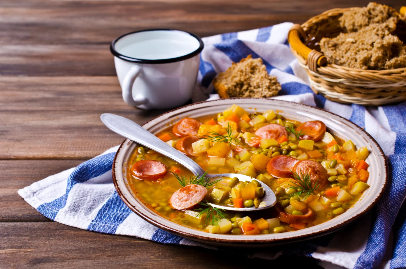 Z soczewicy możemy przygotować sycącą i pełną witamin zupę 