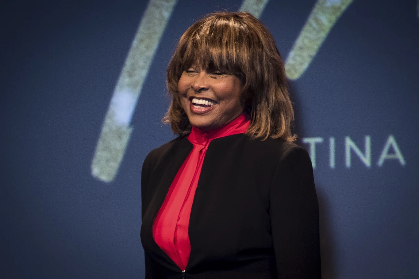 Co jakiś czas w sieci pojawiają się też informacje publikowane przez tabloidy o złym stanie zdrowia Turner. Kilkakrotnie wokalistka została również przedwcześnie uśmiercona. Ostatnia taka wpadka zdarzyła się w 2017 roku. Co jakiś czas w sieci pojawiają się też informacje publikowane przez tabloidy o złym stanie zdrowia Turner. Kilkakrotnie wokalistka została również przedwcześnie uśmiercona. Ostatnia taka wpadka zdarzyła się w 2017 roku.