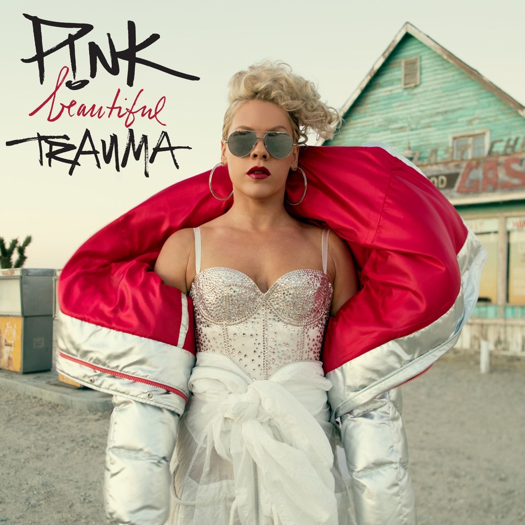 P!nk na okładce płyty "Beautiful Trauma"