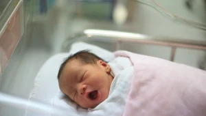 Kobieta napisała w mediach społecznościowych, że za odpowiednią kwotę odda dziecko do adopcji/ Zdjęcie ilustracyjne