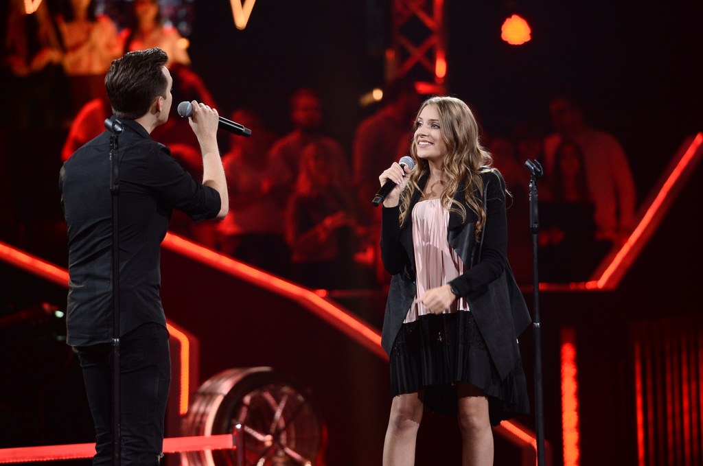 Jan Wolny i Maja Kapłon na scenie "The Voice of Poland"