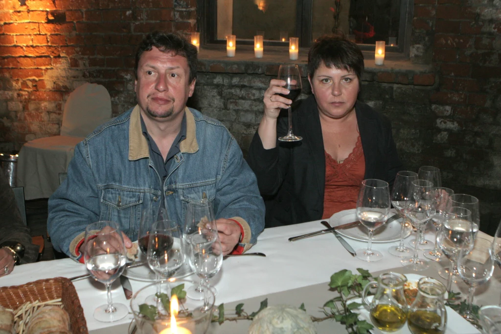 W październiku obchodzą rocznicę ślubu! (Zdjęcie z 2008 r.) W październiku obchodzą rocznicę ślubu! (Zdjęcie z 2008 r.)