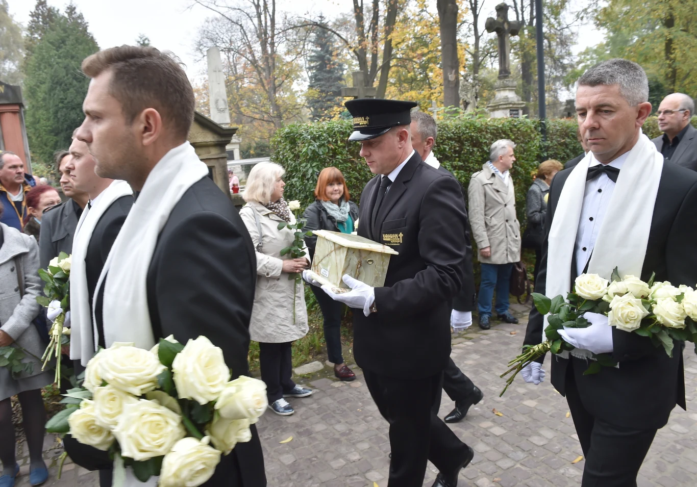 Anna Szałapak wykonywała piosenki i poezję najsłynniejszych polskich twórców - Agnieszki Osieckiej, Ewy Lipskiej, Czesława Miłosza, Zygmunta Koniecznego, Andrzeja Zaryckiego i Jana Kantego Pawluśkiewicza. Anna Szałapak wykonywała piosenki i poezję najsłynniejszych polskich twórców - Agnieszki Osieckiej, Ewy Lipskiej, Czesława Miłosza, Zygmunta Koniecznego, Andrzeja Zaryckiego i Jana Kantego Pawluśkiewicza.