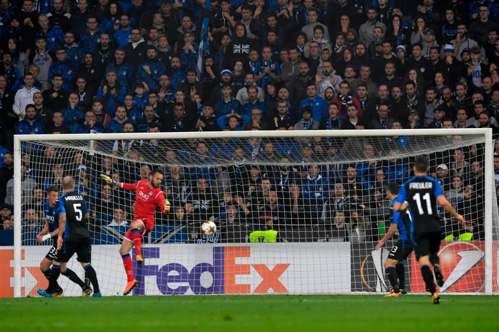 Andre Schembri strzela gola w Lidze Europejskiej Andre Schembri strzela gola w Lidze Europejskiej