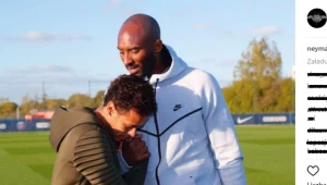 Neymar w czułym uścisku z Kobe Bryantem