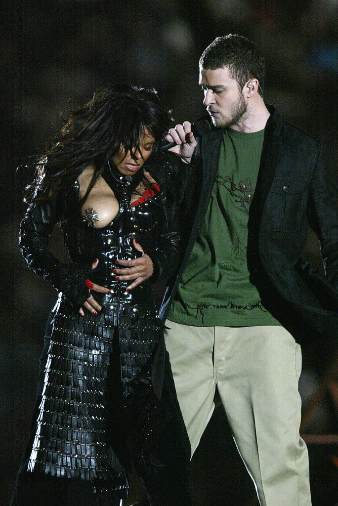 Janet Jackson i Justin Timberlake podczas Super Bowl 2004