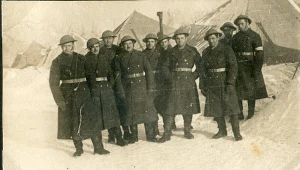Niepublikowane dotąd, bezcenne fotografie przedstawiają historię tworzenia się Armii Polskiej w Związku Sowieckim i na Wschodzie 