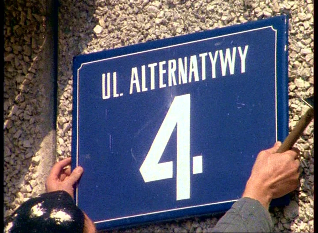 Kadr z serialu "Alternatywy 4"