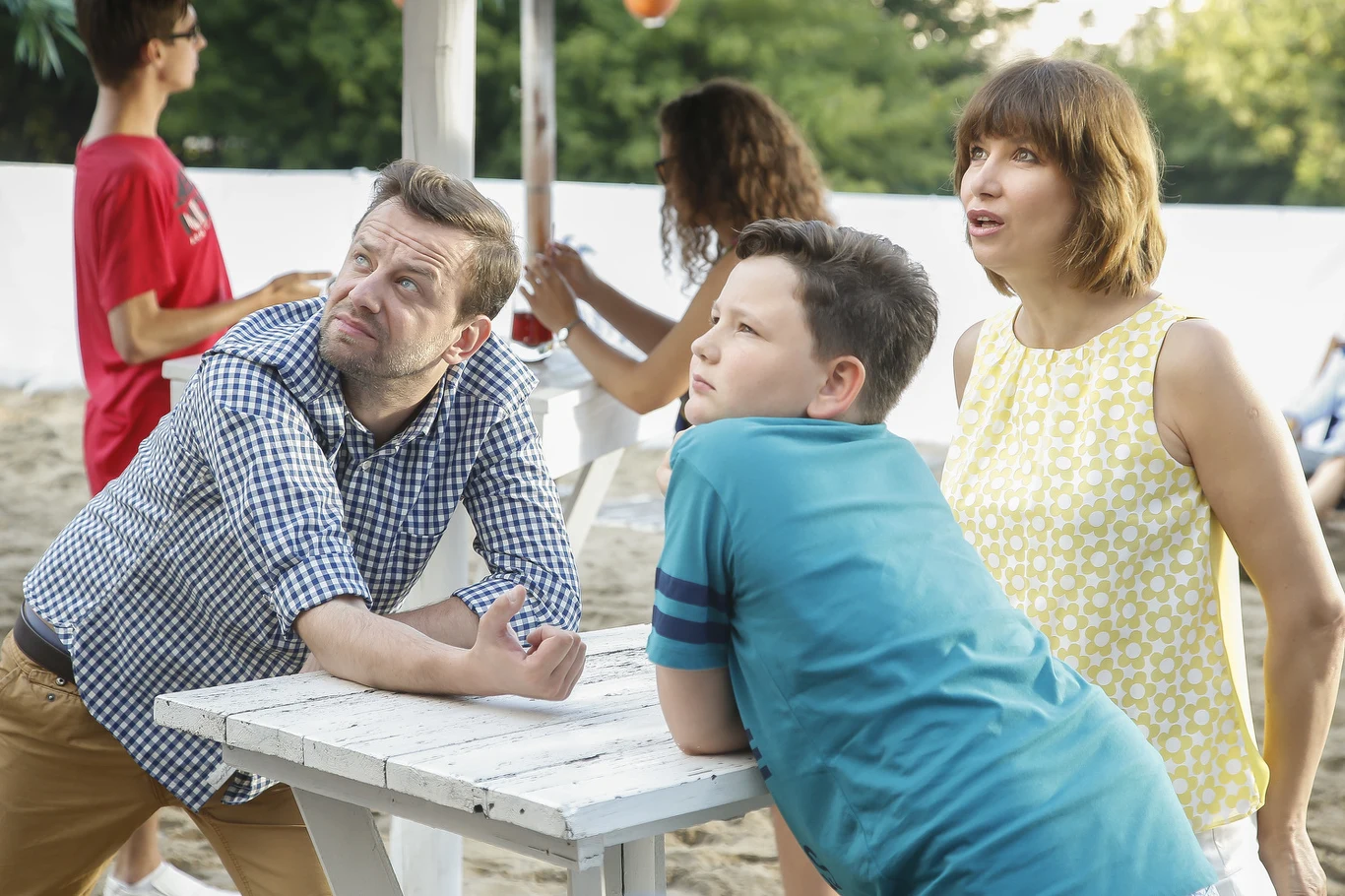 Grażyna Wolszczak od lat gra w serialu "Na Wspólnej", tu z serialowym synem oraz partnerem, którego gra Łukasz Konopka 