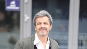 Można całe życie być potulnym, grającym te same postaci aktorem, ale ja zawsze będę wybierał - przekonuje Piotr Polk