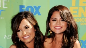Demi Lovato i Selena Gomez w 2011 roku
