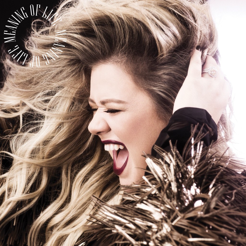 Kelly Clarkson na okładce płyty "Meaning of Life"