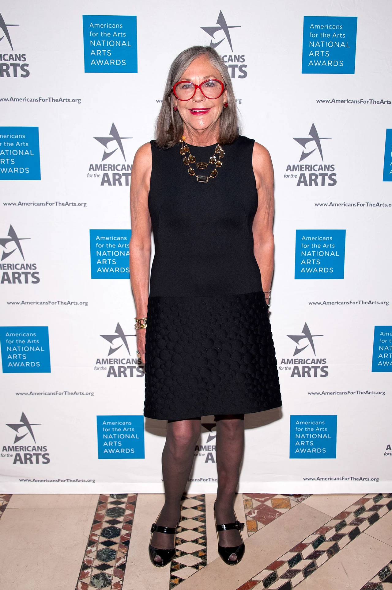 Alice Walton - Wartość majątku: 33,8 mld dol. Źródło majątku: Wal-Mart. Kraj: USA Jedyna córka Sama Waltona, założyciela sieci Wal-Mart. Największa filantropka i miłośniczka sztuki w rodzinie. Alice Walton - Wartość majątku: 33,8 mld dol. Źródło majątku: Wal-Mart. Kraj: USA Jedyna córka Sama Waltona, założyciela sieci Wal-Mart. Największa filantropka i miłośniczka sztuki w rodzinie.