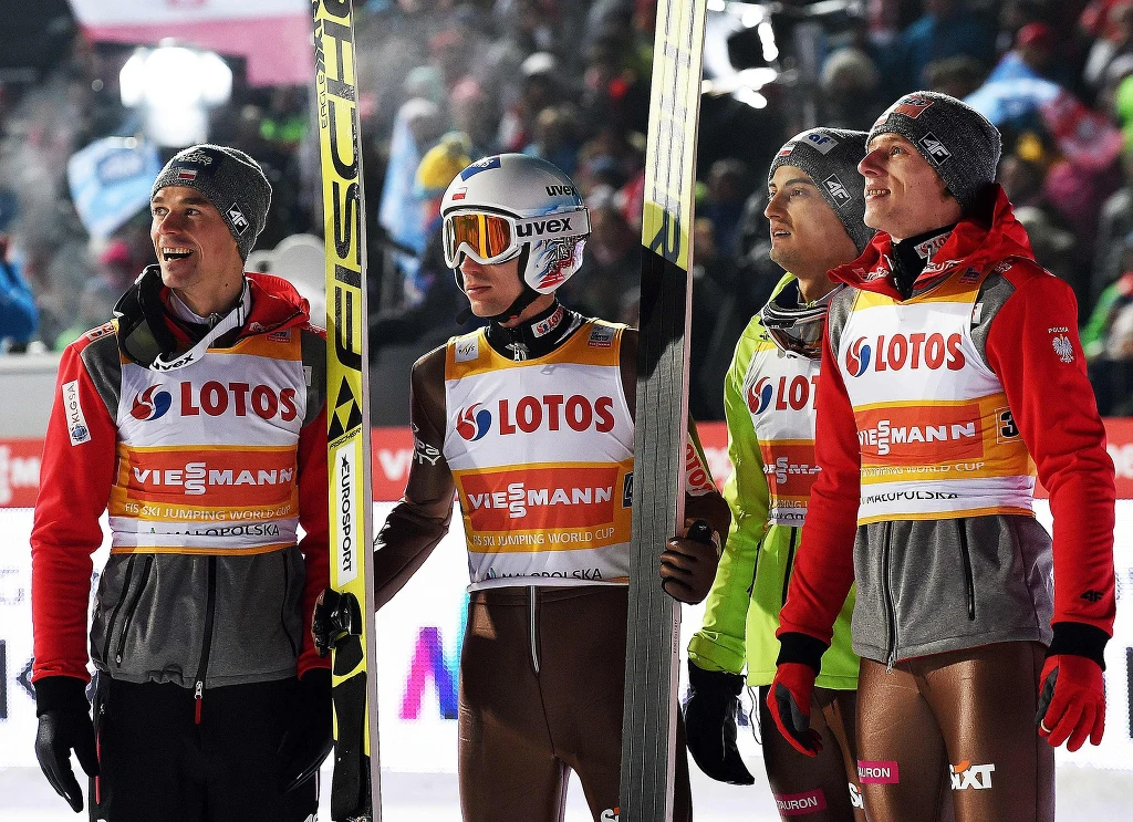 Od lewej: Piotr Żyła, Kamil Stoch, Maciej Kot i Dawid Kubacki podczas styczniowych zawodów PŚ w Zakopanem Od lewej: Piotr Żyła, Kamil Stoch, Maciej Kot i Dawid Kubacki podczas styczniowych zawodów PŚ w Zakopanem