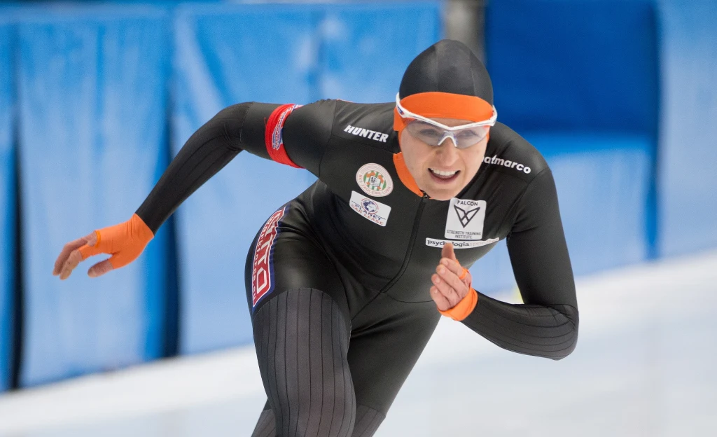 Natalia Czerwonka w wyścigu na 500 metrów podczas mistrzostw Polski w łyżwiarstwie szybkim Natalia Czerwonka w wyścigu na 500 metrów podczas mistrzostw Polski w łyżwiarstwie szybkim