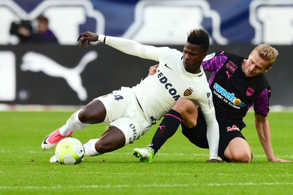 Igor Lewczuk w starciu z Balde Keitą Igor Lewczuk w starciu z Balde Keitą