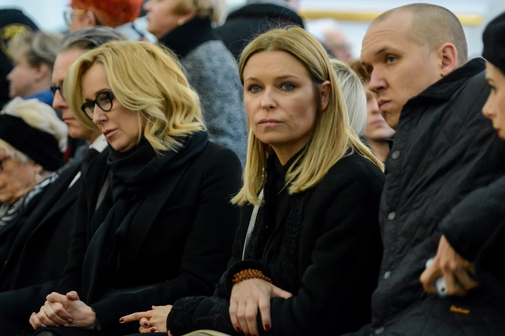 Najbliżsi Wojciecha Młynarskiego na jego pogrzebie Najbliżsi Wojciecha Młynarskiego na jego pogrzebie