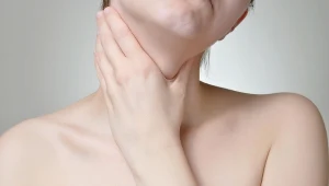 Przyczyny choroby nie są znane. Szczególnie narażone są na nią osoby żyjące w dużym stresie.