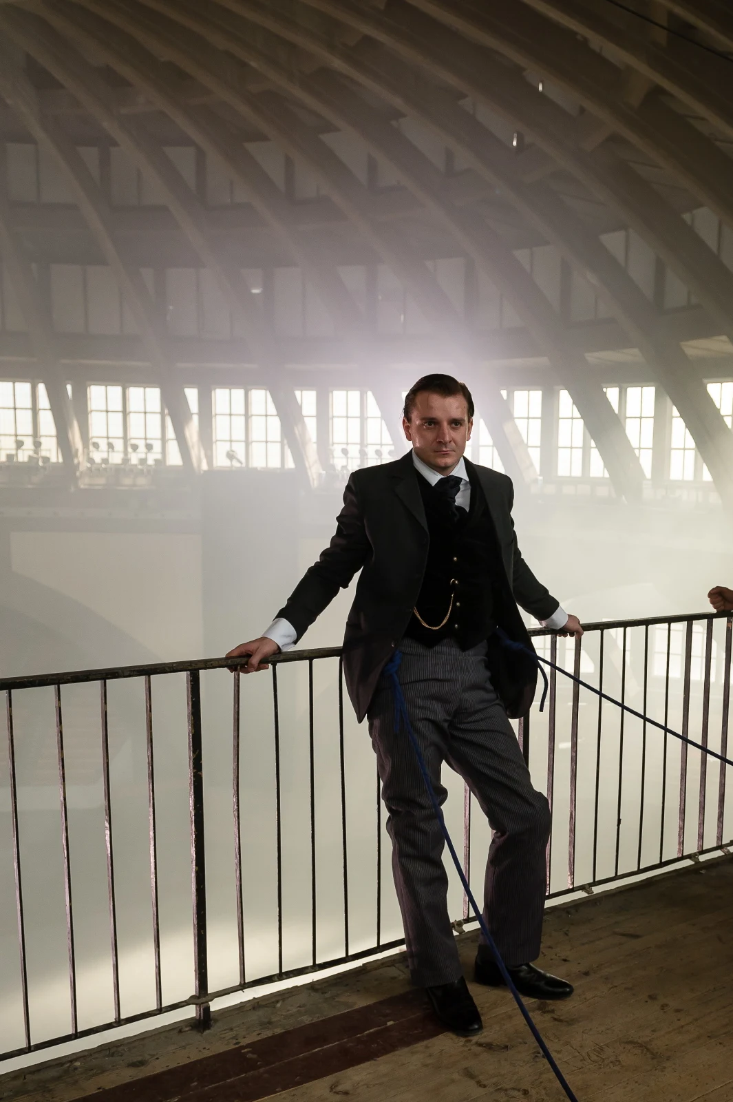 We wrocławskiej Hali Stulecia trwają zdjęcia do spektaklu teatru Telewizji "Mock". W tytułową rolę oficera policji Eberharda Mocka wcieli się Szymon Piotr Warszawski („Bogowie”, „Najlepszy”, serial „Belfer”).
Widzowie zobaczą spektakl na antenie TVP1 już 18 grudnia. We wrocławskiej Hali Stulecia trwają zdjęcia do spektaklu teatru Telewizji "Mock". W tytułową rolę oficera policji Eberharda Mocka wcieli się Szymon Piotr Warszawski („Bogowie”, „Najlepszy”, serial „Belfer”).
Widzowie zobaczą spektakl na antenie TVP1 już 18 grudnia.