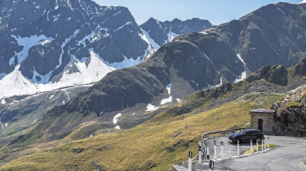 Porsche Cayenne w pobliżu Mont Blanc