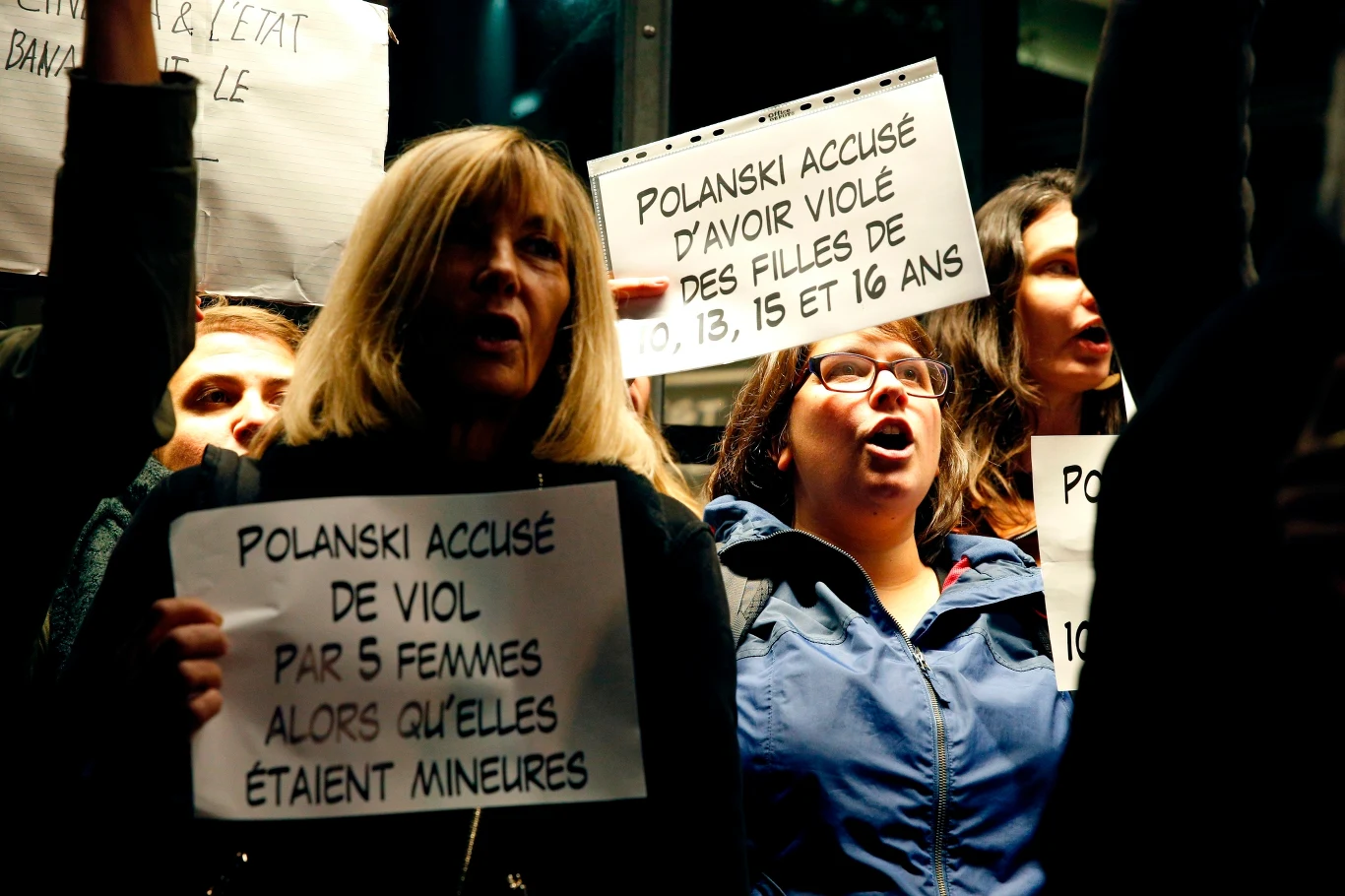 Kobiety wzywały do oporu wobec tych, którzy chcą chronić napastników. "Nie wolno honorować gwałciciela" - głosiły napisy wznoszone przez uczestniczki wiecu.