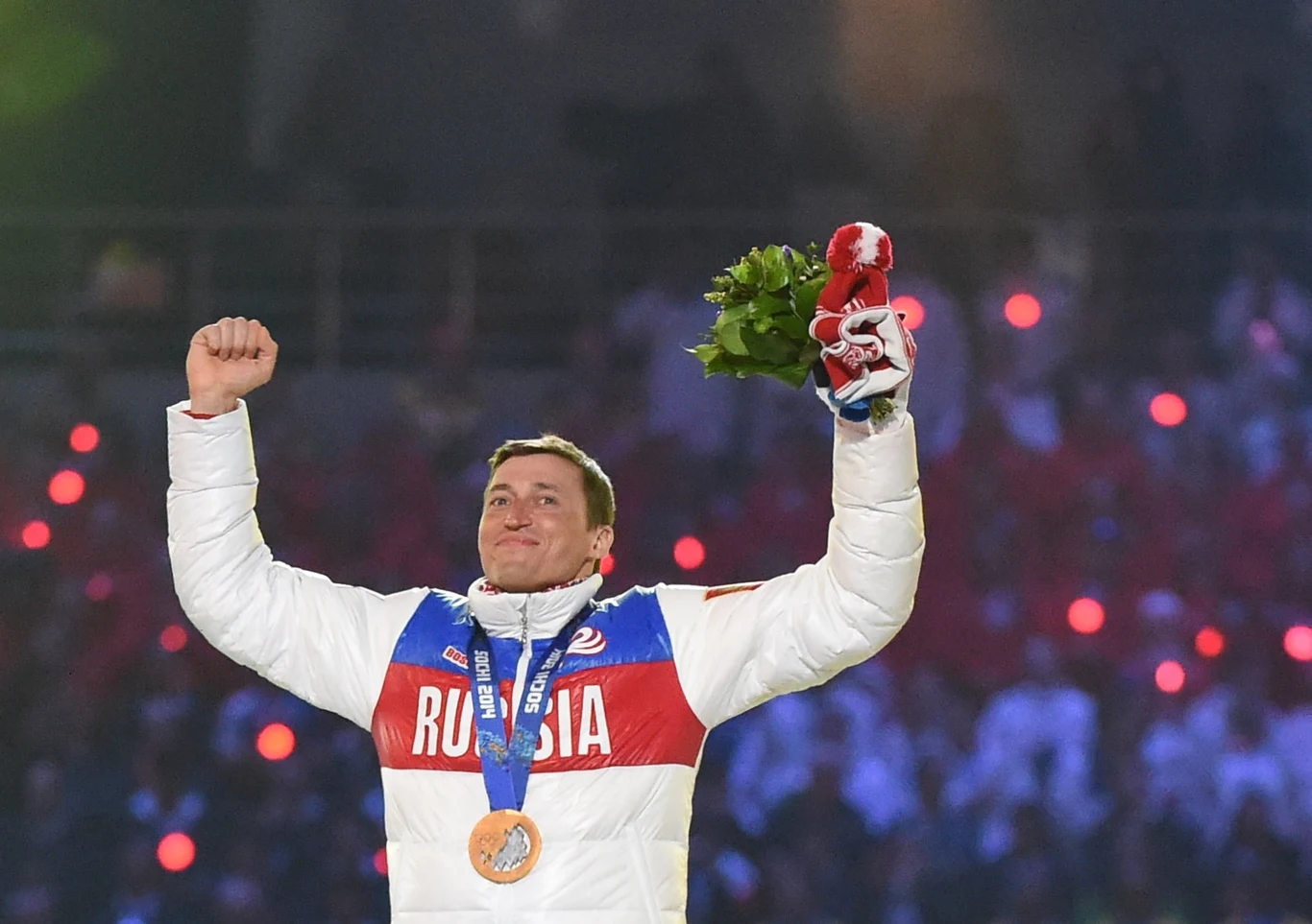 Aleksander Legkow ze złotym medalem olimpijskim Aleksander Legkow ze złotym medalem olimpijskim