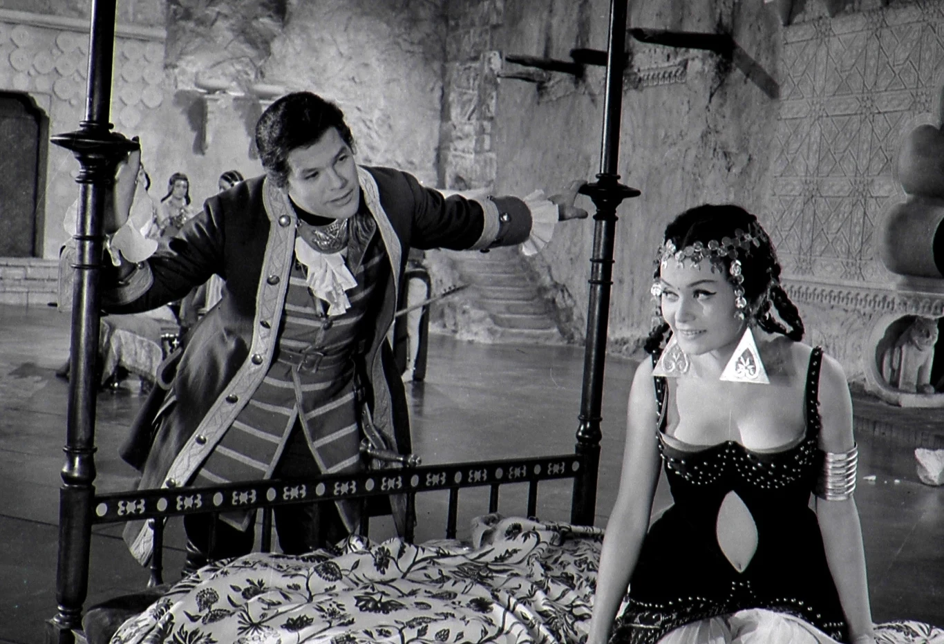 W 1954 roku założył w Gdańsku, razem z grupą przyjaciół, m.in. z Bogumiłem Kobielą i Jackiem Fedorowiczem, studencki teatr Bim-Bom, który działał do 1960 r. Teatr ten "stał się legendą i mitem pokolenia".

Zbigniew Cybulski i Iga Cembrzyńska w filmie "Rękopis znaleziony w Saragossie" (1964)