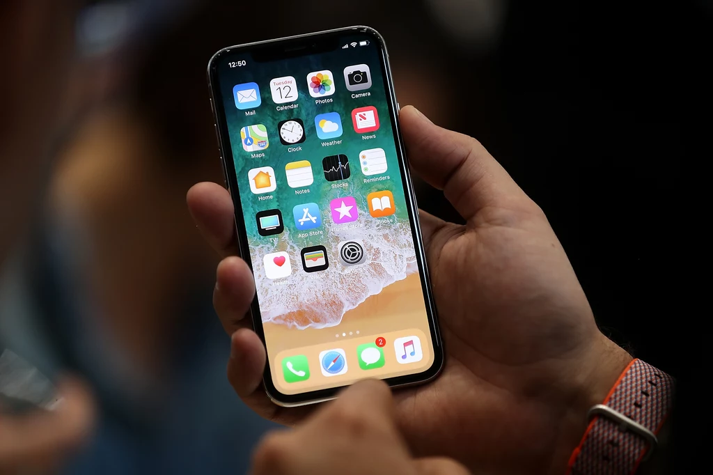 iPhone X jest chwalony przede wszystkim za świetny wyświetlacz OLED