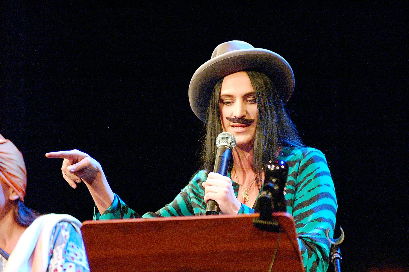 Kayah w 2002 roku podczas koncertu "Pamiętajmy o Osieckiej" Kayah w 2002 roku podczas koncertu "Pamiętajmy o Osieckiej"