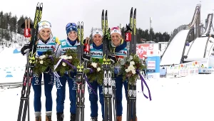 Charlotte Kalla (druga od prawej) w szwedzkiej sztafecie