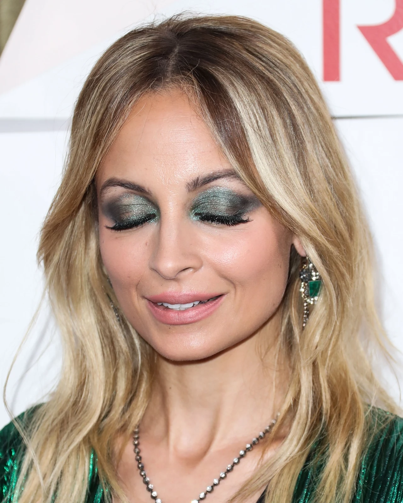 Nicole Richie w zielonym makijażu Nicole Richie w zielonym makijażu