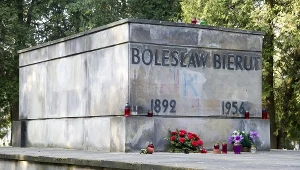 Grób Bolesława Bieruta na Powązkach