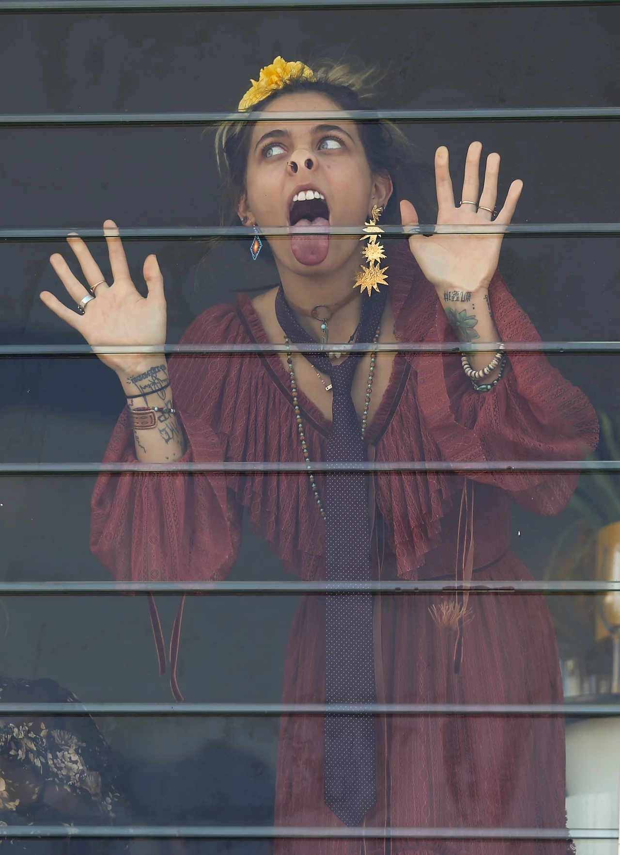 Paris Jackson zachowywała sie bardzo dziwnie... Paris Jackson zachowywała sie bardzo dziwnie...